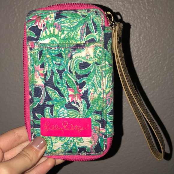 Lily Pulitzger Wallet - Picture 1 of 3